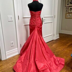 Roland Nivelais Gown